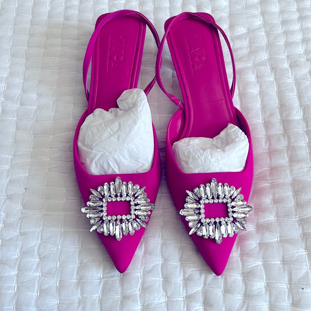 Fuchsia slingback sandals with 1” heels. Fabric shoe with flawless rhinestones